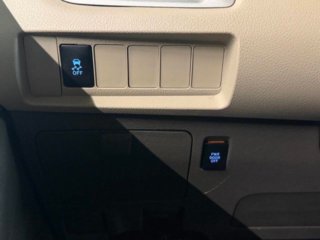 2015 Toyota Sienna LE 8 Passenger 4dr Mini Van - 22988608 - 35