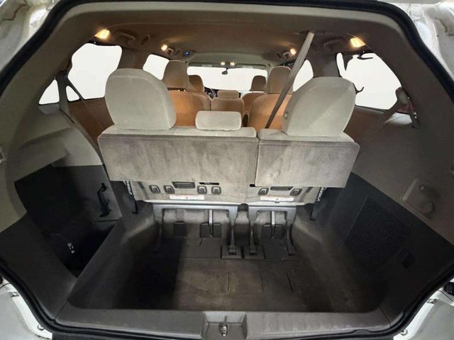 2015 Toyota Sienna LE 8 Passenger 4dr Mini Van - 22988608 - 5