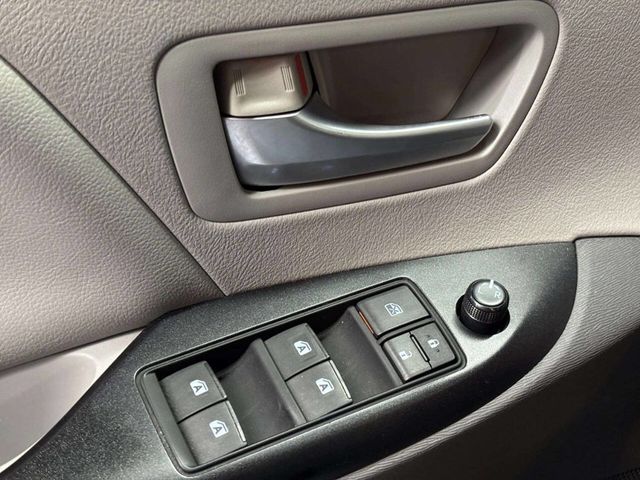 2015 Toyota Sienna LE 8 Passenger 4dr Mini Van - 23052883 - 28