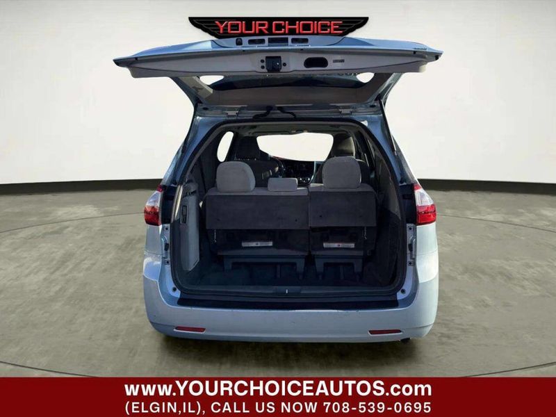 2015 Toyota Sienna LE 8 Passenger 4dr Mini Van - 23052883 - 4