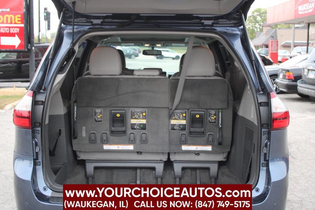 2015 Toyota Sienna Limited 7 Passenger 4dr Mini Van - 22919570 - 10