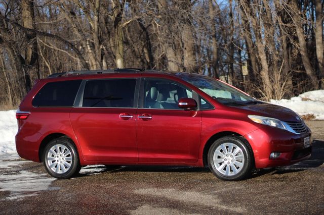 2015 Toyota Sienna ONE OWNER AWD LIMITED PREMIUM W/ NAVIGATION,  REAR DUAL VIEW DVD - 22971843 - 0