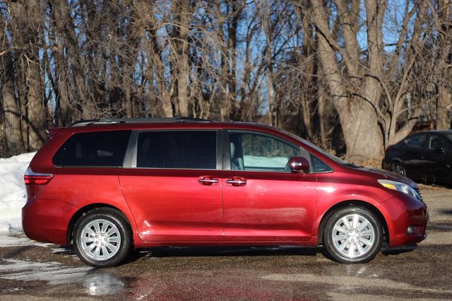 2015 Toyota Sienna ONE OWNER AWD LIMITED PREMIUM W/ NAVIGATION,  REAR DUAL VIEW DVD - 22971843 - 1