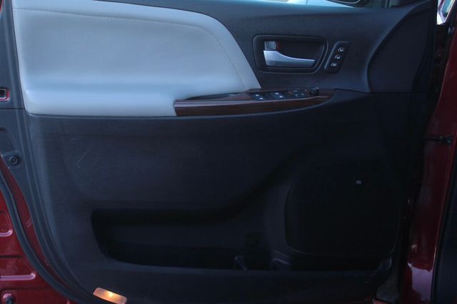 2015 Toyota Sienna ONE OWNER AWD LIMITED PREMIUM W/ NAVIGATION,  REAR DUAL VIEW DVD - 22971843 - 20