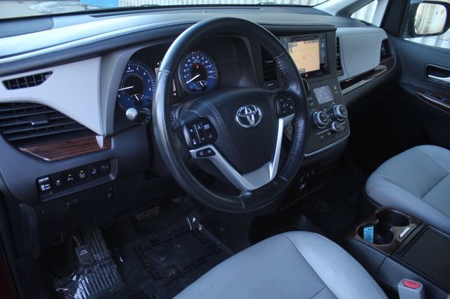 2015 Toyota Sienna ONE OWNER AWD LIMITED PREMIUM W/ NAVIGATION,  REAR DUAL VIEW DVD - 22971843 - 25