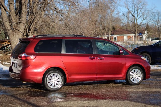 2015 Toyota Sienna ONE OWNER AWD LIMITED PREMIUM W/ NAVIGATION,  REAR DUAL VIEW DVD - 22971843 - 2