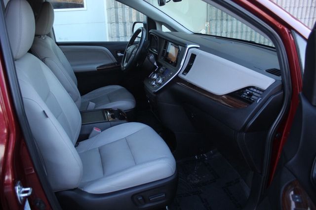 2015 Toyota Sienna ONE OWNER AWD LIMITED PREMIUM W/ NAVIGATION,  REAR DUAL VIEW DVD - 22971843 - 7