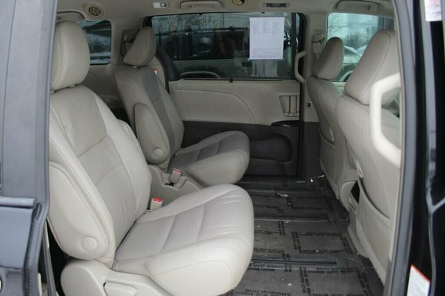 2015 Toyota Sienna ONE OWNER AWD XLE W/ NAVIGATION PKG - 22950406 - 10