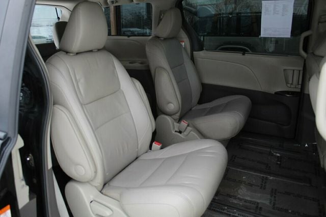 2015 Toyota Sienna ONE OWNER AWD XLE W/ NAVIGATION PKG - 22950406 - 11