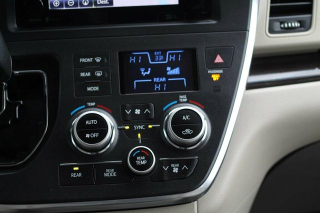 2015 Toyota Sienna ONE OWNER AWD XLE W/ NAVIGATION PKG - 22950406 - 16