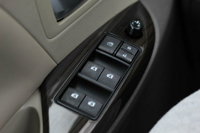 2015 Toyota Sienna ONE OWNER AWD XLE W/ NAVIGATION PKG - 22950406 - 22