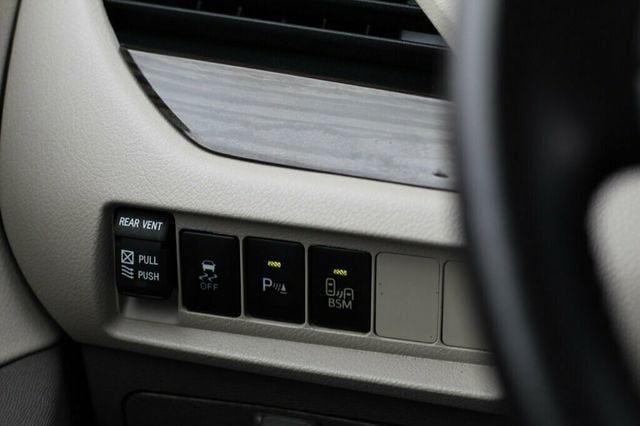 2015 Toyota Sienna ONE OWNER AWD XLE W/ NAVIGATION PKG - 22950406 - 23