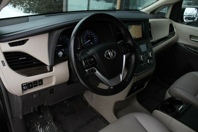 2015 Toyota Sienna ONE OWNER AWD XLE W/ NAVIGATION PKG - 22950406 - 26