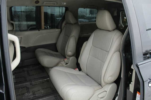 2015 Toyota Sienna ONE OWNER AWD XLE W/ NAVIGATION PKG - 22950406 - 28