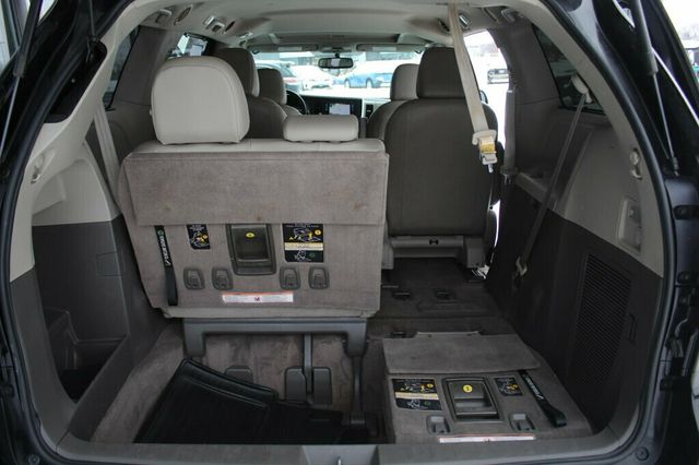 2015 Toyota Sienna ONE OWNER AWD XLE W/ NAVIGATION PKG - 22950406 - 33