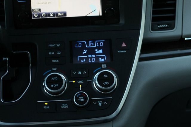 2015 Toyota Sienna ONE OWNER  XLE PREMIUM W/ NAVIGATION, REAR DVD,LEATHER, MOONROOF - 23060886 - 16