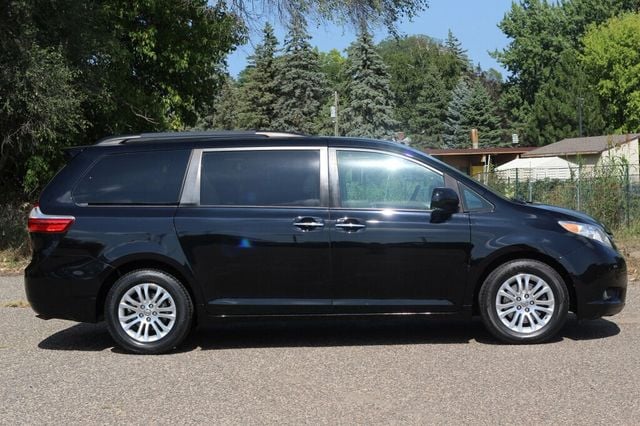 2015 Toyota Sienna ONE OWNER  XLE PREMIUM W/ NAVIGATION, REAR DVD,LEATHER, MOONROOF - 23060886 - 1