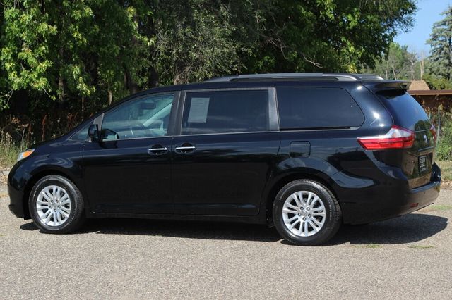 2015 Toyota Sienna ONE OWNER  XLE PREMIUM W/ NAVIGATION, REAR DVD,LEATHER, MOONROOF - 23060886 - 19