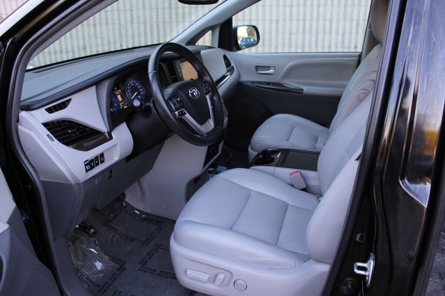 2015 Toyota Sienna ONE OWNER  XLE PREMIUM W/ NAVIGATION, REAR DVD,LEATHER, MOONROOF - 23060886 - 24