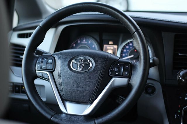 2015 Toyota Sienna ONE OWNER  XLE PREMIUM W/ NAVIGATION, REAR DVD,LEATHER, MOONROOF - 23060886 - 30