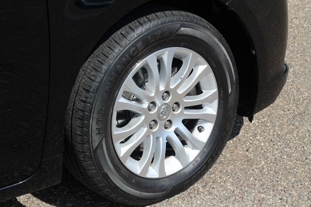 2015 Toyota Sienna ONE OWNER  XLE PREMIUM W/ NAVIGATION, REAR DVD,LEATHER, MOONROOF - 23060886 - 36
