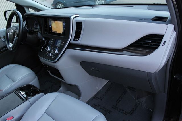 2015 Toyota Sienna ONE OWNER  XLE PREMIUM W/ NAVIGATION, REAR DVD,LEATHER, MOONROOF - 23060886 - 8