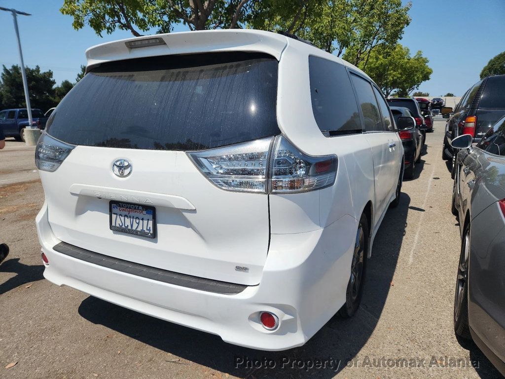 2015 Toyota Sienna SE - 22573808 - 1