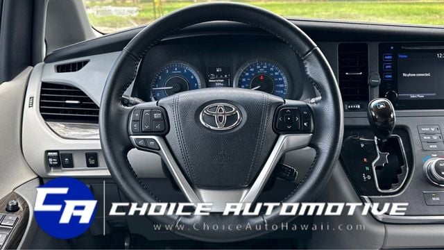 2015 Toyota Sienna XLE - 22364891 - 18