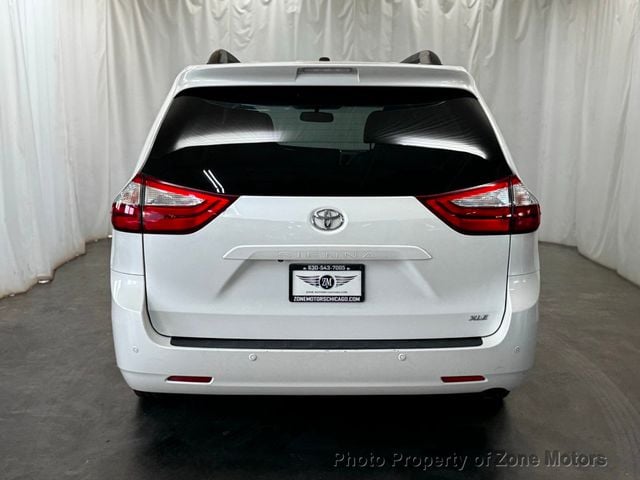 2015 Toyota Sienna XLE - 23033951 - 10