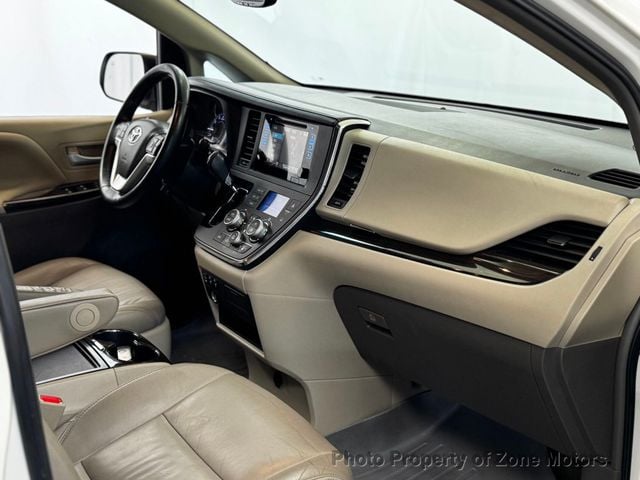 2015 Toyota Sienna XLE - 23033951 - 11
