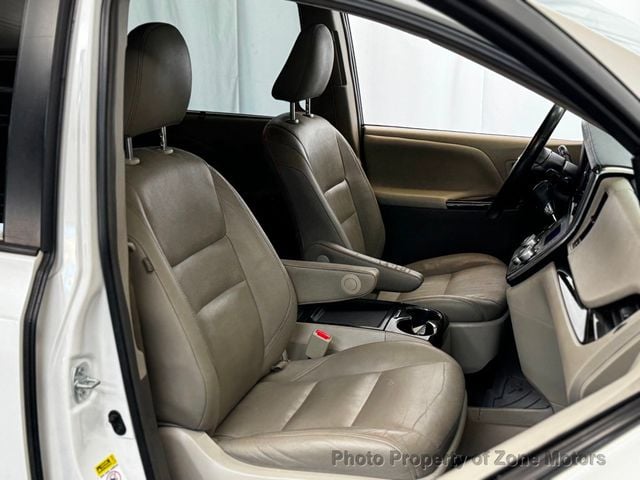 2015 Toyota Sienna XLE - 23033951 - 12