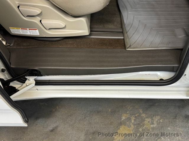 2015 Toyota Sienna XLE - 23033951 - 18