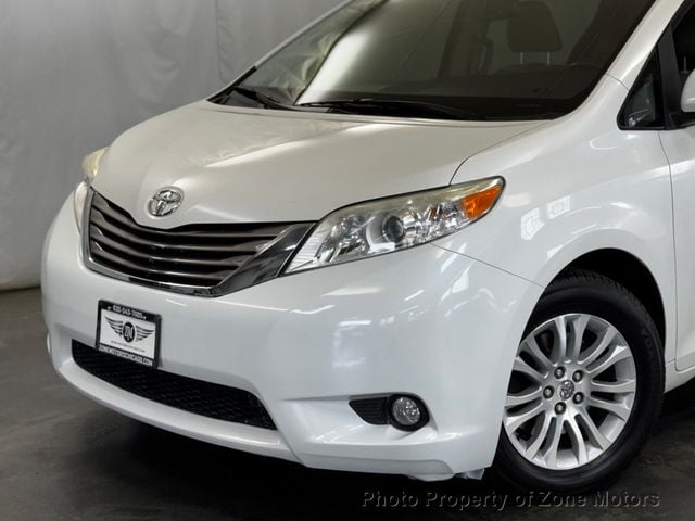 2015 Toyota Sienna XLE - 23033951 - 1