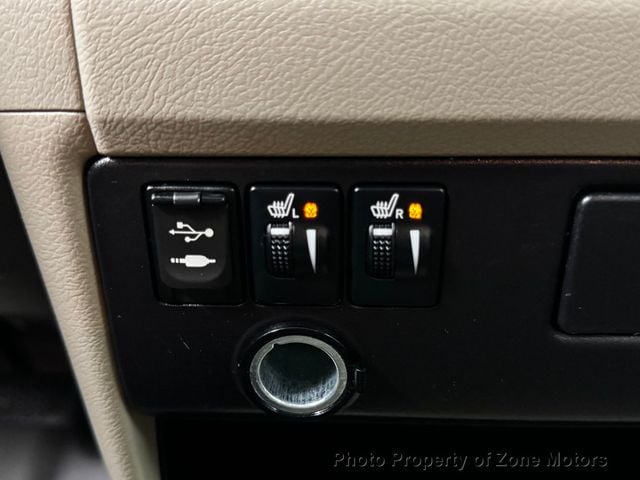 2015 Toyota Sienna XLE - 23033951 - 19