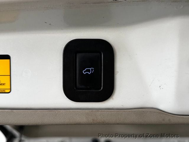 2015 Toyota Sienna XLE - 23033951 - 26
