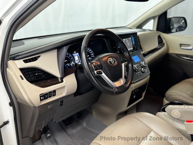 2015 Toyota Sienna XLE - 23033951 - 4