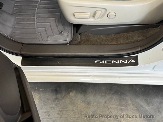 2015 Toyota Sienna XLE - 23033951 - 7