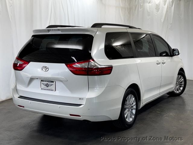 2015 Toyota Sienna XLE - 23033951 - 8