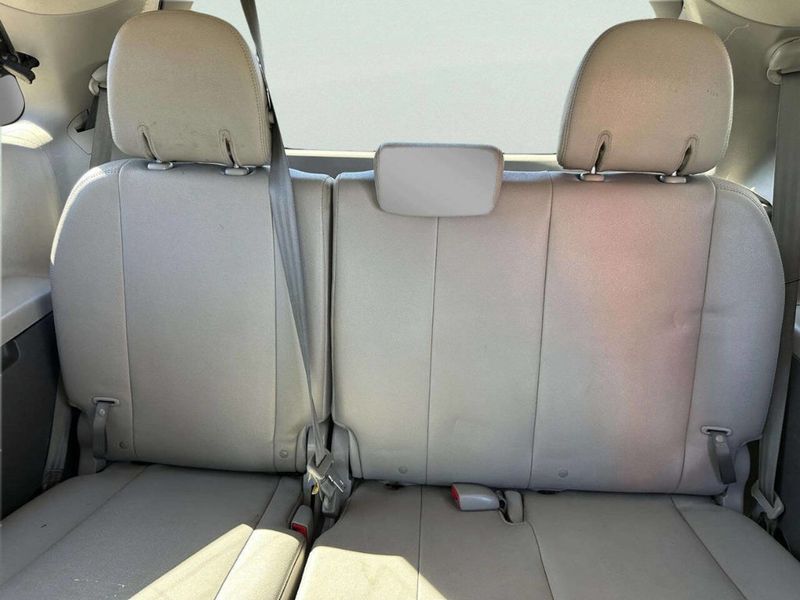 2015 Toyota Sienna XLE 7 Passenger Auto Access Seat 4dr Mini Van - 22997390 - 11