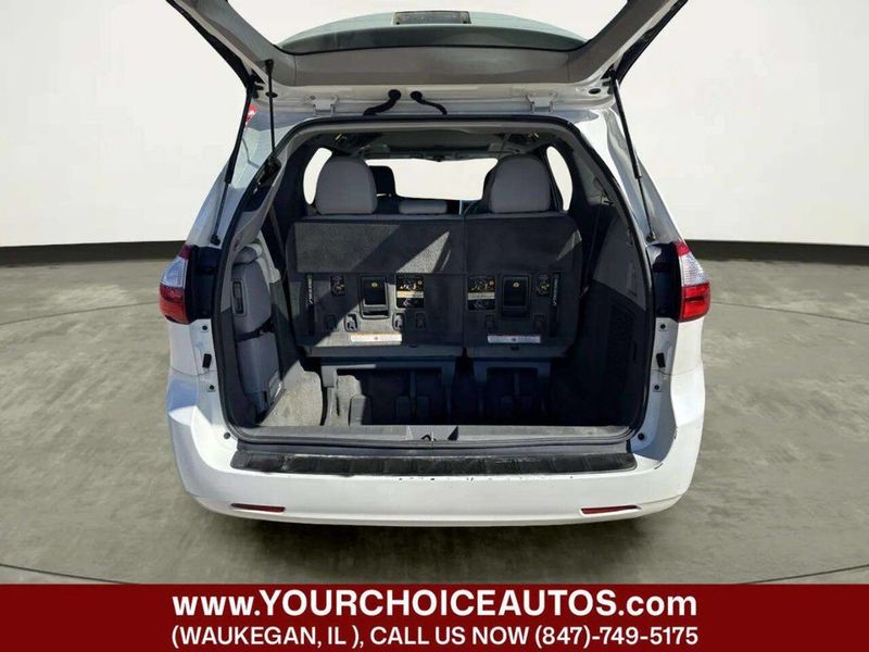 2015 Toyota Sienna XLE 7 Passenger Auto Access Seat 4dr Mini Van - 22997390 - 15