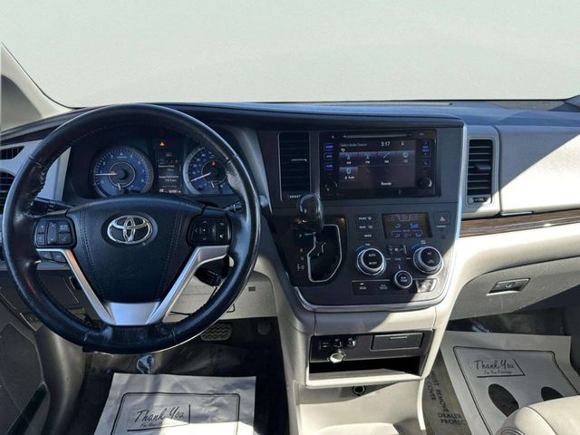 2015 Toyota Sienna XLE 7 Passenger Auto Access Seat 4dr Mini Van - 22997390 - 18