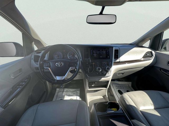 2015 Toyota Sienna XLE 7 Passenger Auto Access Seat 4dr Mini Van - 22997390 - 19