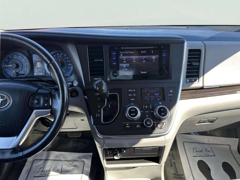 2015 Toyota Sienna XLE 7 Passenger Auto Access Seat 4dr Mini Van - 22997390 - 20