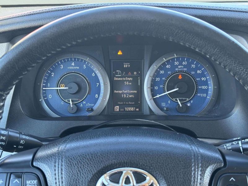 2015 Toyota Sienna XLE 7 Passenger Auto Access Seat 4dr Mini Van - 22997390 - 28