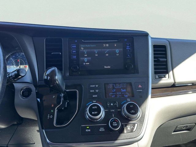 2015 Toyota Sienna XLE 7 Passenger Auto Access Seat 4dr Mini Van - 22997390 - 30