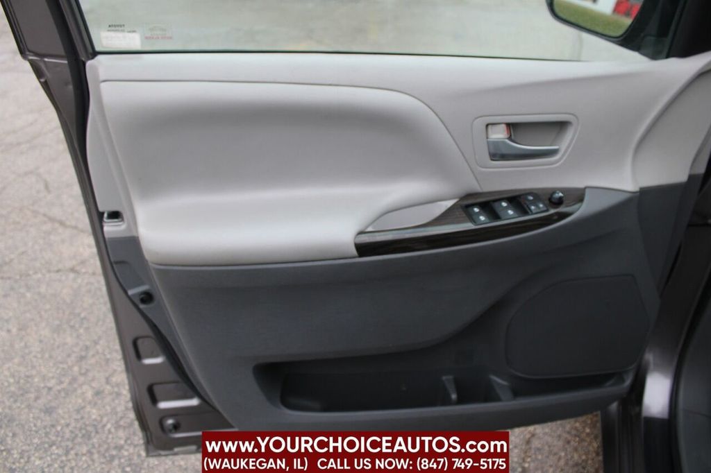 2015 Toyota Sienna XLE 8 Passenger 4dr Mini Van - 22263706 - 10