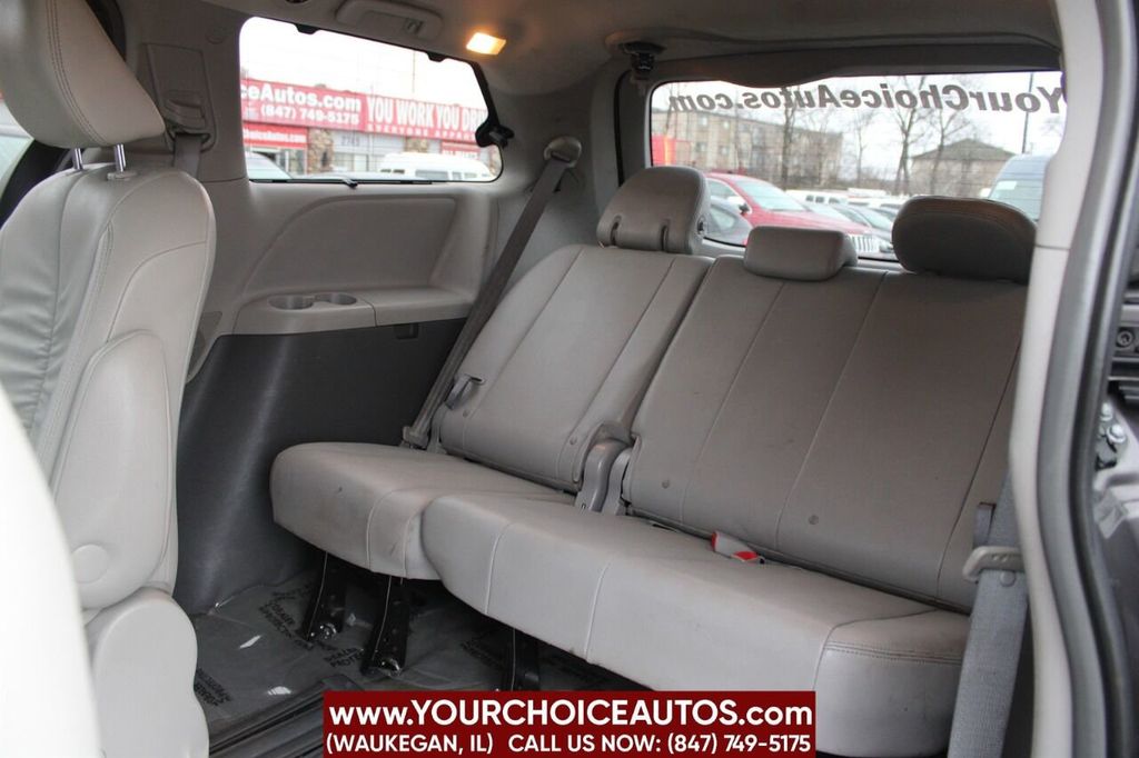 2015 Toyota Sienna XLE 8 Passenger 4dr Mini Van - 22263706 - 13