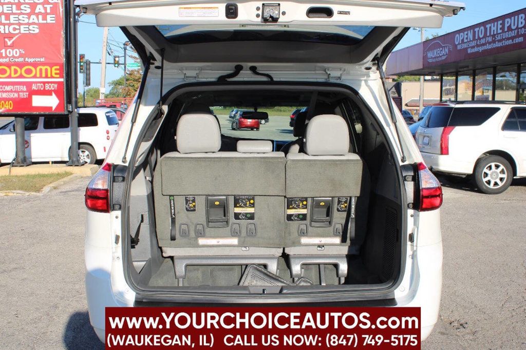 2015 Toyota Sienna XLE 8 Passenger 4dr Mini Van - 22922649 - 11