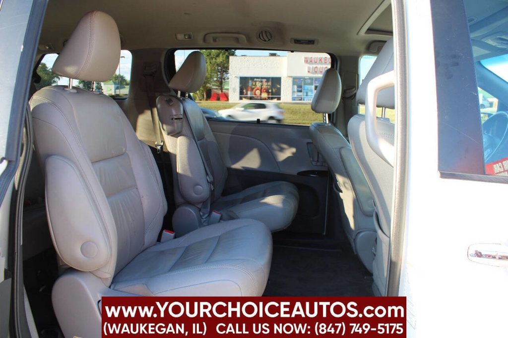 2015 Toyota Sienna XLE 8 Passenger 4dr Mini Van - 22922649 - 16