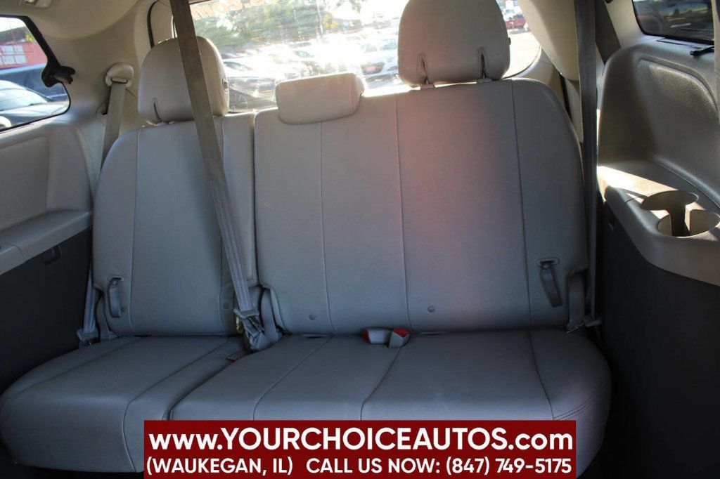 2015 Toyota Sienna XLE 8 Passenger 4dr Mini Van - 22922649 - 18